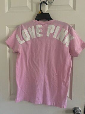 PINK VICTORIA SECRET CAMPUS LOGO T-SHIRT XS